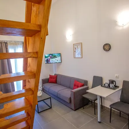 Privileged Aparthotel Néa Péramos