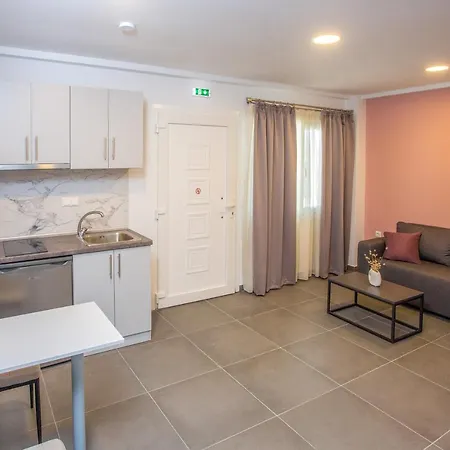 Privileged 4* Néa Péramos