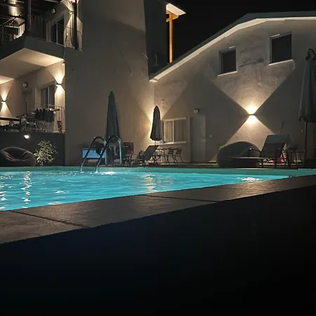 Privileged 4*