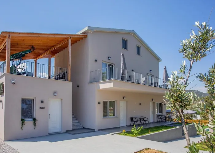 Hotel de apartamente Privileged Néa Péramos