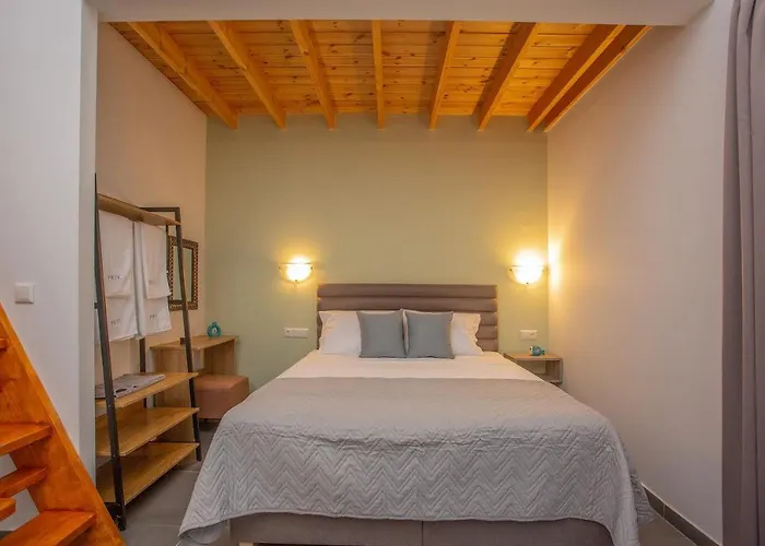 Privileged Néa Péramos